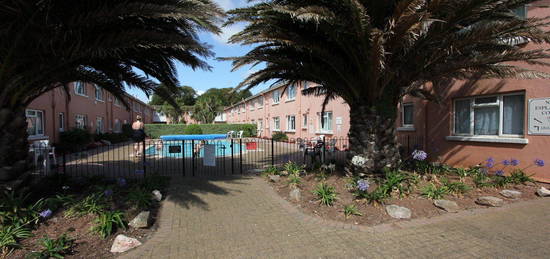 Flat to rent in Esplanade Road, Paignton TQ4