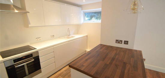 Flat to rent in The Oaks, 4 Mowbray Road, Crystal Palace, London SE19