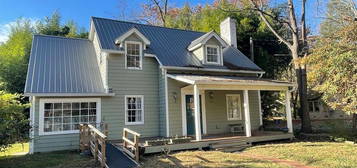 57 Brendle St, Sylva, NC 28779