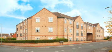 2 bedroom ground floor flat for sale