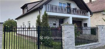 Debreceni eladó 138 nm-es ház