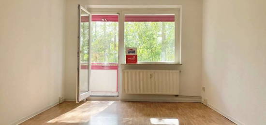 2-Zimmer-Wohnung mit Aufzug und verglasten Balkon in Rostock-Evershagen