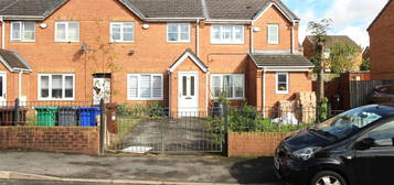 Terraced house to rent in Bloomfield Drive, Manchester M8