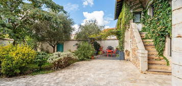 Maison de caractère au centre de Chasselay