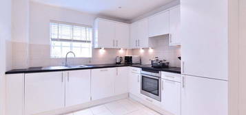 Flat to rent in Fulham Road, South Kensington SW3