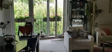 Gepflegte Maisonette-Wohnung mit dreieinhalb Zimmern sowie Balkon und EBK in Bad Homburg