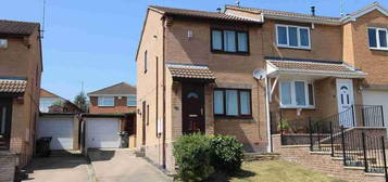 2 bed semi-detached house for sale