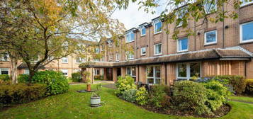 1 bedroom ground floor flat for sale