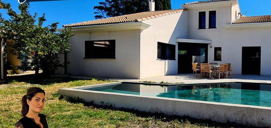 Villa 10 pièces 270 m²