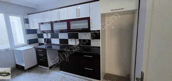 İLKADIM LİSE CADDESİ ÜZERİNDE 3+1 SATILIK DAİRE