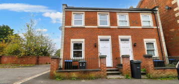 3 bed semi-detached house for sale