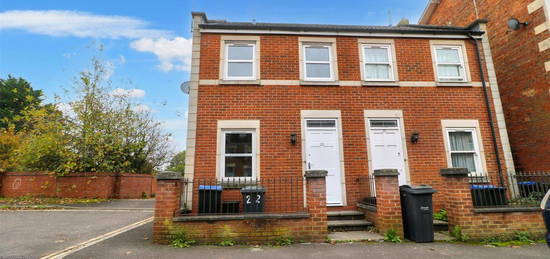 3 bed semi-detached house for sale