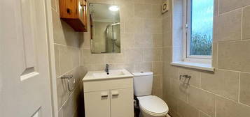 2 bedroom semi-detached house to rent