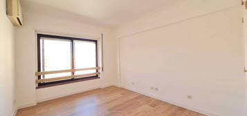 Apartamento, 1 quarto, Lisboa, Laranjeiras Metro