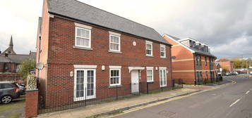 Flat to rent in 8A Prince George Street, Havant, Hampshire PO9