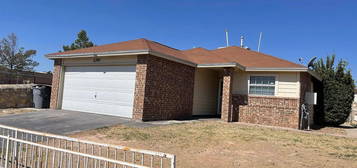 10793 Pleasant Sand Dr, El Paso, TX 79924