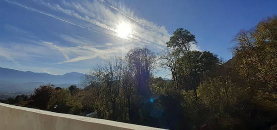 T4 d'exception en dernier étage avec terrasse à Seyssins