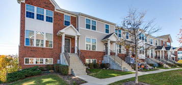 83 Nicholas Dr E, Des Plaines, IL 60016