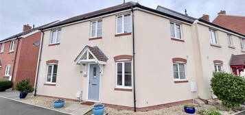 3 bed semi-detached house for sale