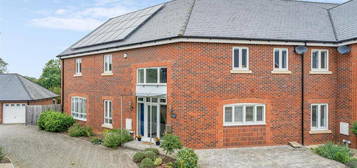 5 bedroom semi-detached house for sale