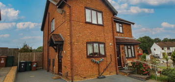 2 bed semi-detached house for sale