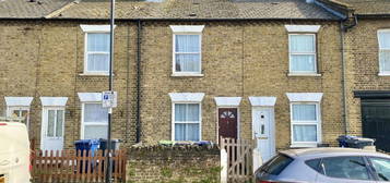 Property for sale in Bankside, Southall UB1