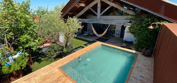 Maison d'architecte avec piscine et sauna au coeur du village de Roche avec vue exceptionnelle Mont Blanc sans vis à vis