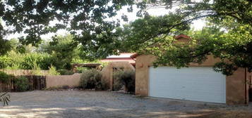 13 Alfalfa Fields Ln, Santa Fe, NM 87506