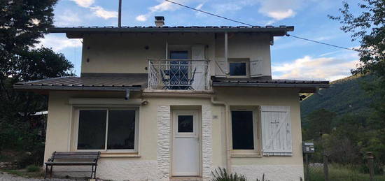 ALLONS (04170) MAISON 76 m2 A TERMINER