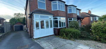 4 bedroom semi-detached house to rent