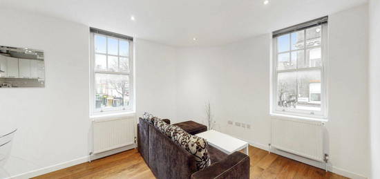 Flat to rent in Parkway, Camden NW1