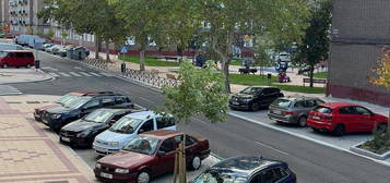 Piso en avenida De Los Reyes Catolicos en Pº Zorrilla - Cuatro de Marzo, Valladolid