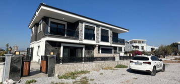 Villac Onur'dan Didim Merkezde Sfr 3+1 Mstakil Havuzlu Lx Villa