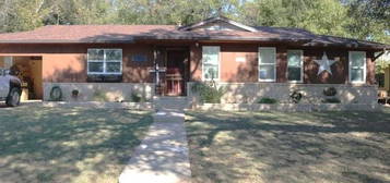 1108 Lynch St, Goldthwaite, TX 76844