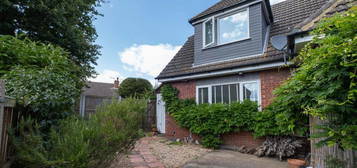 2 bedroom semi-detached house for sale