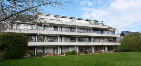 Sanierte 2 Zimmer-Wohnung mit großem Balkon im Uetersener Klosterviertel