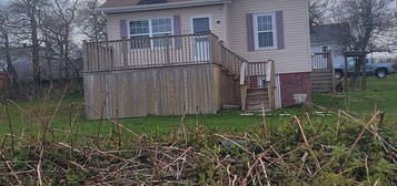35 Centre St, Cape Breton, NS B1E 1B1