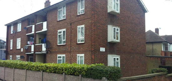 3 bedroom flat for sale