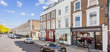 Flat for sale in Chalcot Road, Primrose Hill, London NW1