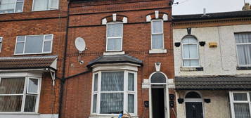 Flat to rent in Gladstone Road, Birmingham B11