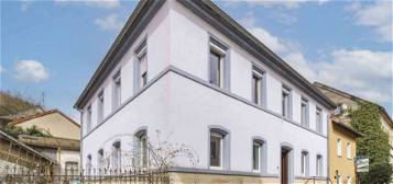 Großes, denkmalgeschütztes Einfamilienhaus mit viel Potential in Bad Berneck im Fichtelgebirge