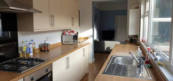 5 bedroom terraced house to rent