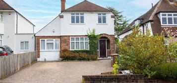 4 bed detached house for sale