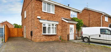 2 bed semi-detached house for sale