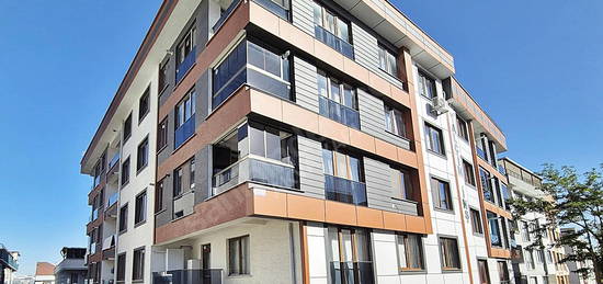 BEYLİKDÜZÜ İÇ DİZAYN YENİLENMİŞ 2+1 YENİ BİNADA SATILIK DAİRE