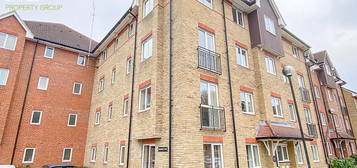 Flat to rent in Sommers Court, Crane Mead, Ware SG12