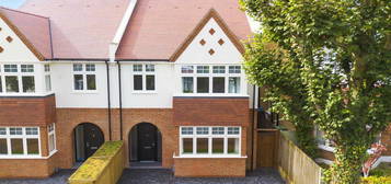 4 bedroom semi-detached house for sale