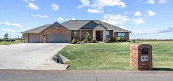 1019 Whispering Meadows Ln, Tuttle, OK 73089