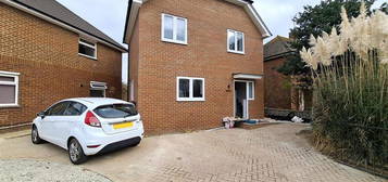 3 bedroom detached house to rent