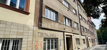 Prodej bytu 2+1 45 m², Vyšší, Praha